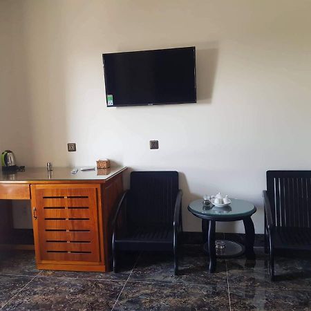 Hotel Khach San Hoang Gia Bac Lieu Zewnętrze zdjęcie